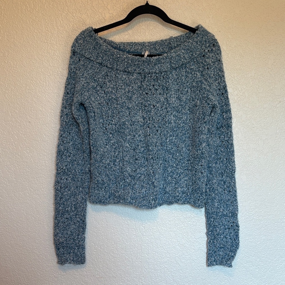 💙🤍Free People Blue & White Knit Sweater (L)